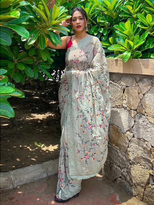 floral embroidered saree with blouse - 19505950 - Very Small Image - 1