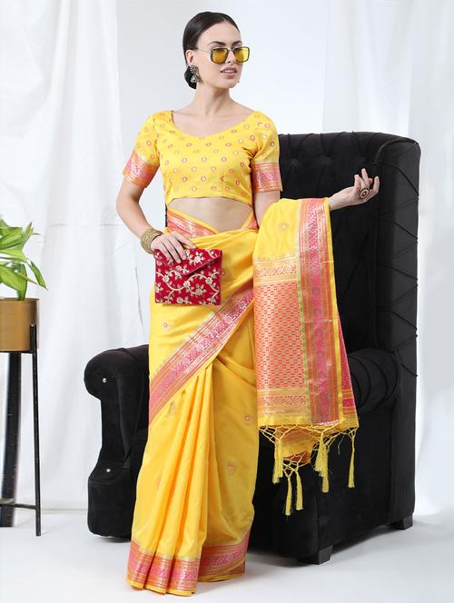 floral woven saree with blouse - 19505968 - Very Small Image - 1