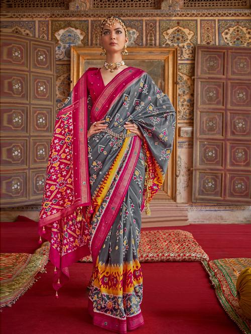 self design woven saree with blouse - 19505998 - Very Small Image - 1