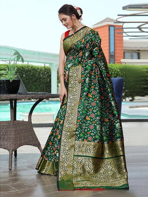 green self design woven saree with blouse - 19507910 - Very Small Image - 1