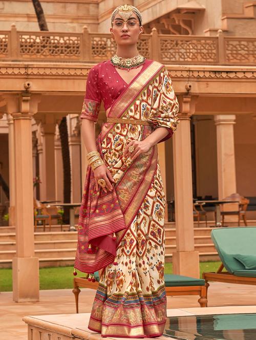 beige printed saree with blouse - 19512294 - Very Small Image - 1