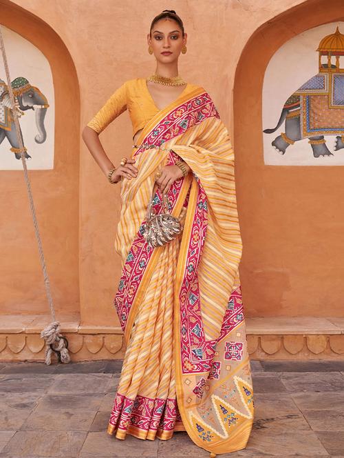 yellow cotton blend printed saree with blouse - 19512907 - Very Small Image - 1