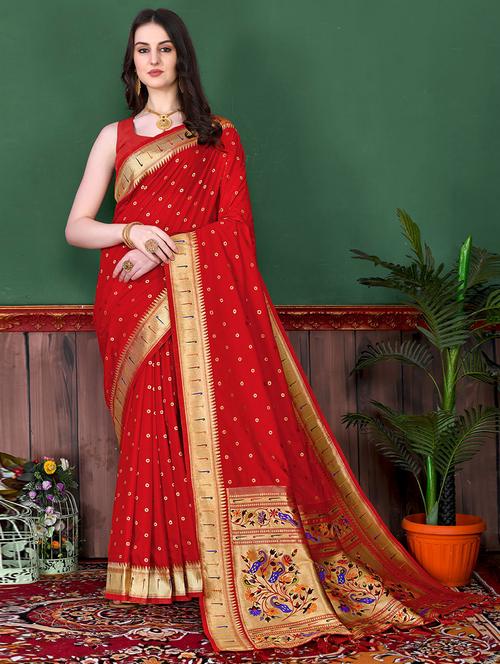 red self design woven saree with blouse - 19529813 - Very Small Image - 1