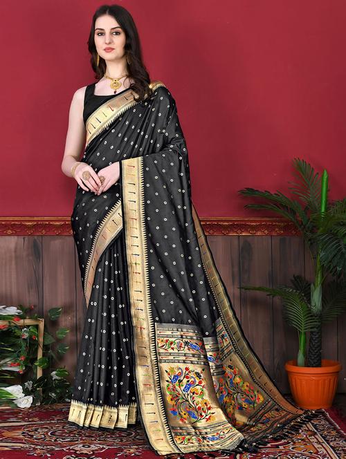 black self design woven saree with blouse - 19529814 - Very Small Image - 1