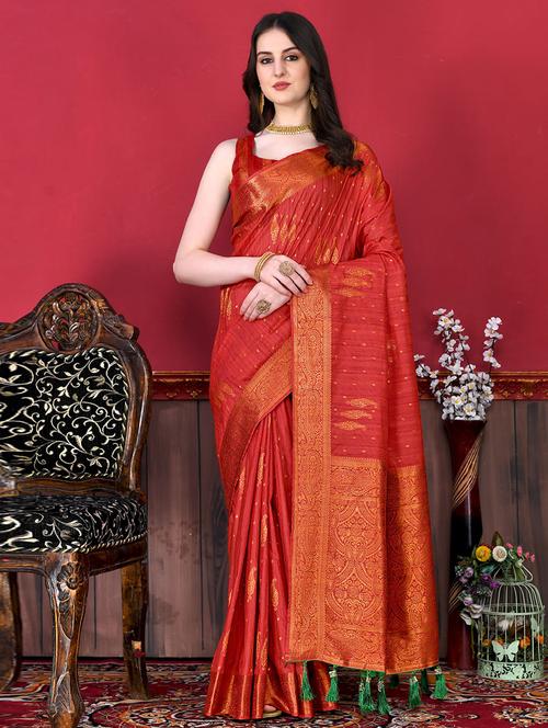 red self design woven saree with blouse - 19529932 - Very Small Image - 1