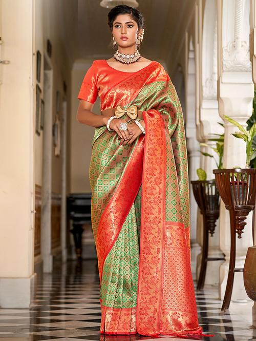 self design woven saree with blouse - 19529981 - Very Small Image - 1
