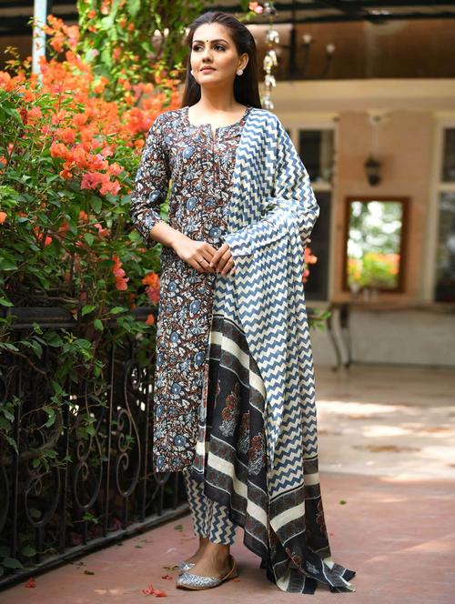 notch neck dupatta bottom set - 19577879 - Very Small Image - 1