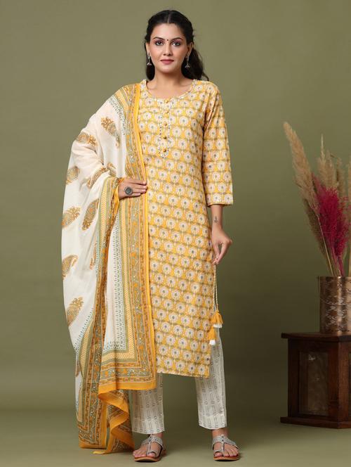round neck suit set - 19577907 - Very Small Image - 1
