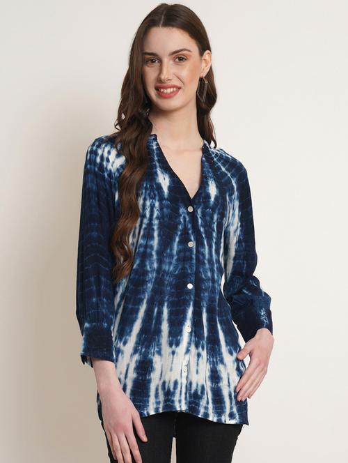 v-neck tie & dye regular shirt - 19615058 - Very Small Image - 1