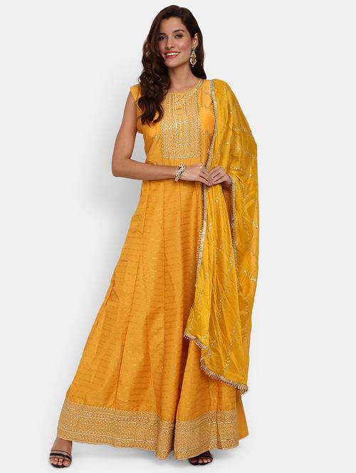 yellow embroidered suit set - 19620512 - Very Small Image - 1