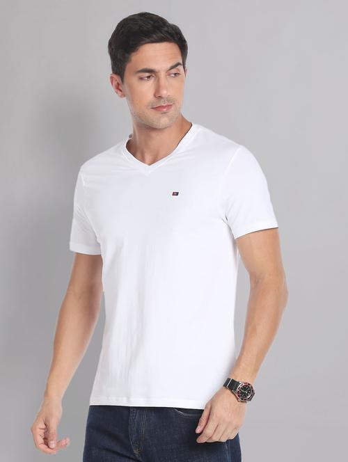 v-neck solid regular t-shirt - 19648955 - Very Small Image - 1