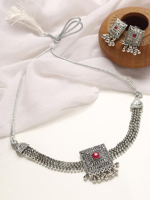 silver metal necklaces and earring - 19663088 - Very Small Image - 1