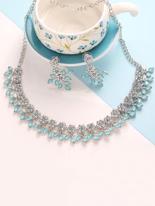 multi colored metal necklaces and earring - 19663226 - Very Small Image - 1