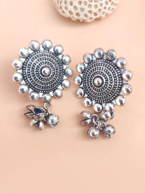 silver metal drop earring - 19666842 - Very Small Image - 1