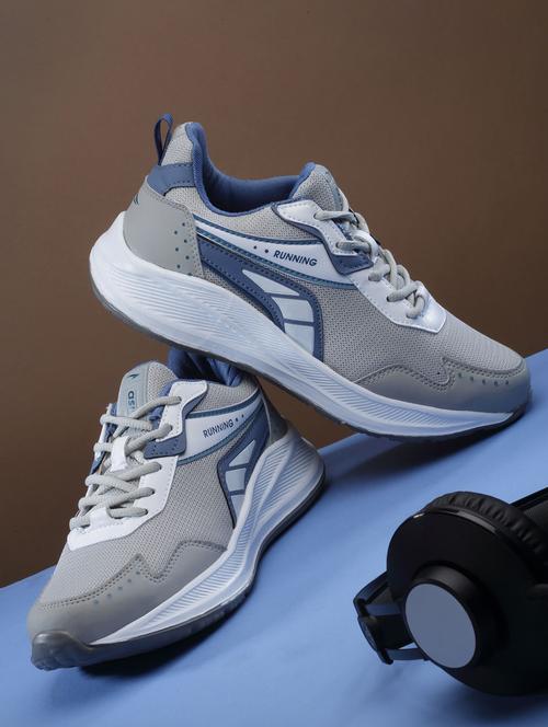 men lace up sports shoes - 19724038 - Very Small Image - 1