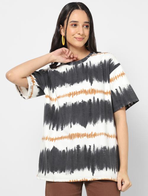 round neck tie & dye regular tees - 19766474 - Very Small Image - 1