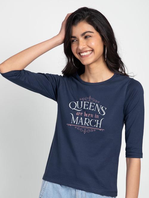 round neck typography regular tee - 19826153 - Very Small Image - 1