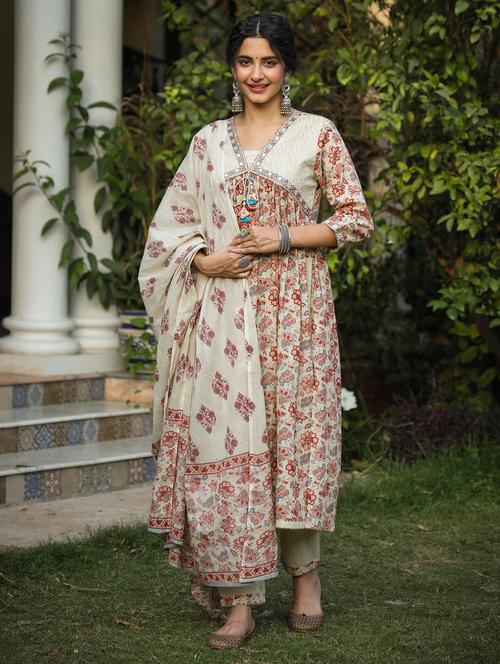 printed kurta pant set with dupatta - 19838489 - Very Small Image - 1
