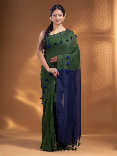 green self design woven saree - 19866294 - Very Small Image - 1