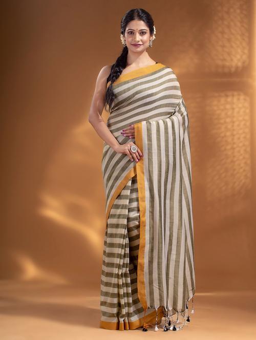 off-white stripes woven saree with blouse - 19866442 - Very Small Image - 1