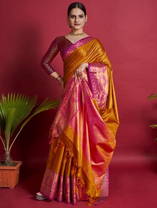 contrast bordered banarasi saree with blouse - 19869440 - Very Small Image - 1