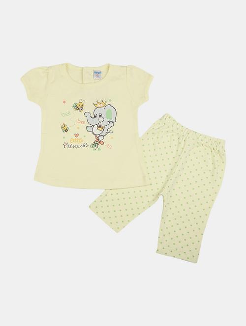 girls round neck printed capri set - 19873244 - Very Small Image - 1