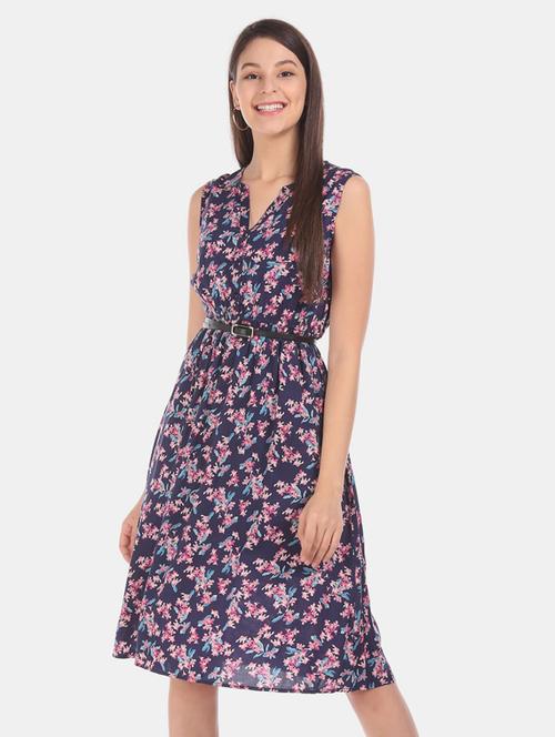 v-neck printed flared dress - 19915686 - Very Small Image - 1