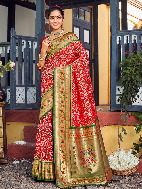 women's self design red colored saree with blouse - 19925344 - Very Small Image - 1