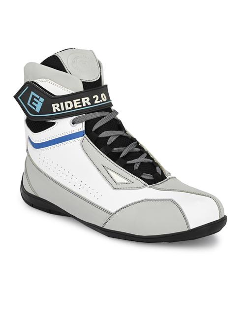 white lace up sport shoes - 19947441 - Very Small Image - 1