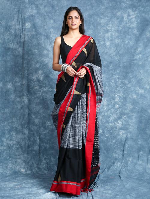 self design woven saree with blouse - 19968749 - Very Small Image - 1