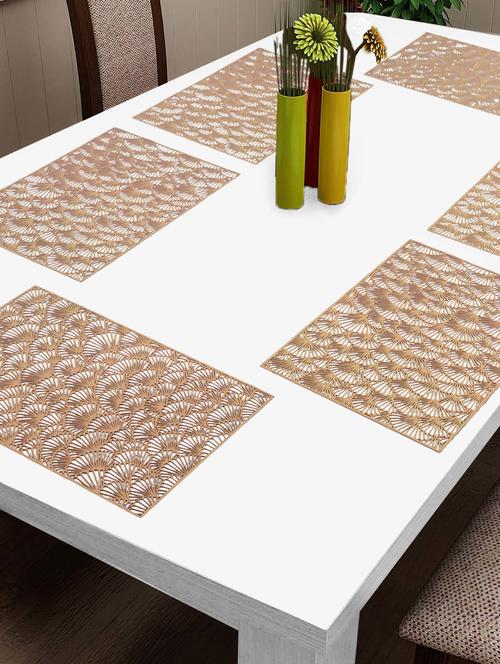 fabinaliv set of 6 gold floral textured pvc table mats (45x30 cm) - 19977466 - Very Small Image - 1