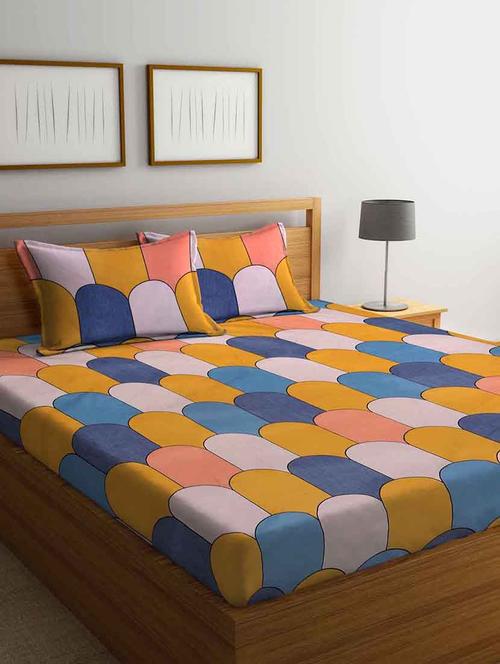 fabinaliv multicolor geometric 300 tc cotton blend super king size double bedsheet with 2 pillow covers - 19982700 - Very Small Image - 1