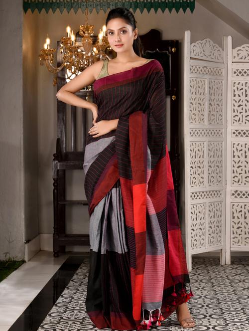 black self design woven saree with blouse - 19992739 - Very Small Image - 1