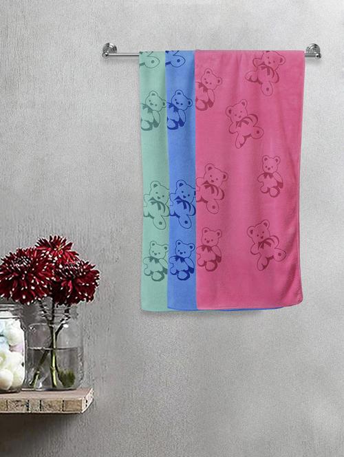 fabinaliv set of 3 multicolor cartoon print cotton kids bath towels (110x56 cm) - 20023680 - Very Small Image - 1