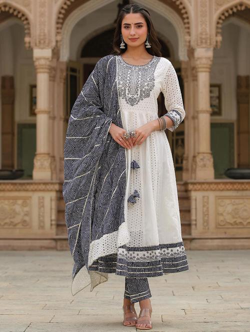 round neck kurta pant set with dupatta - 20056194 - Very Small Image - 1