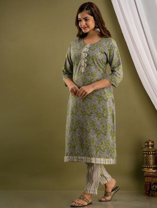 round neck floral printed kurta pant set with dupatta - 20123425 - Very Small Image - 1