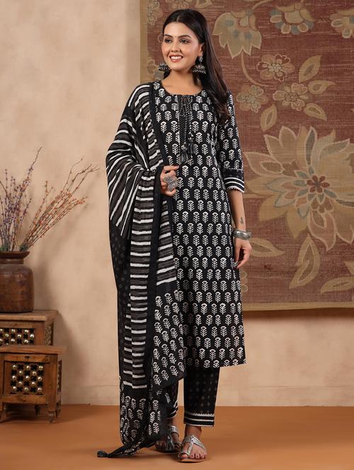 women printed suit set - 20136812 - Very Small Image - 1
