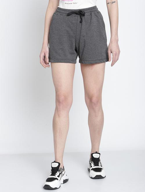 mid rise solid regular shorts - 20159103 - Very Small Image - 1