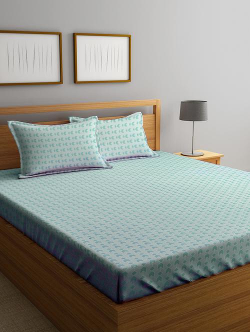 cotton geometric fitted double bedsheet with 2 pillow covers - 20168315 - Very Small Image - 1
