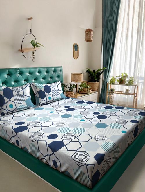 cotton geometric fitted double bedsheet with 2 pillow covers - 20168323 - Very Small Image - 1