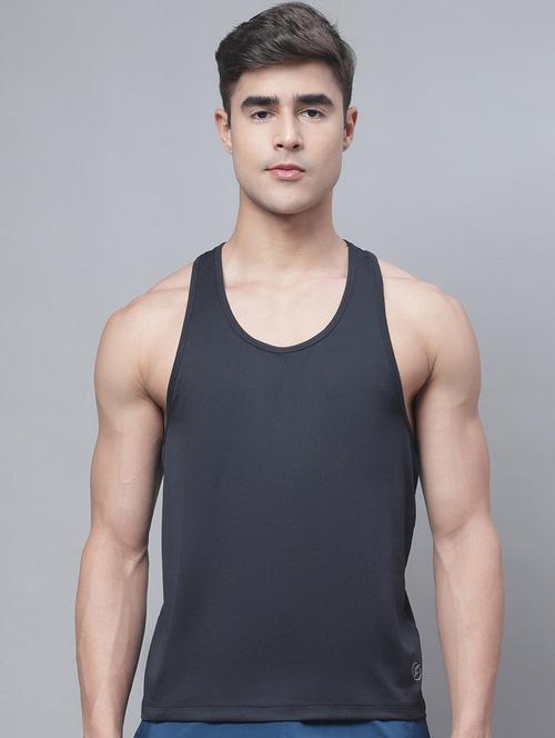 round neck solid vest - 20178449 - Very Small Image - 1