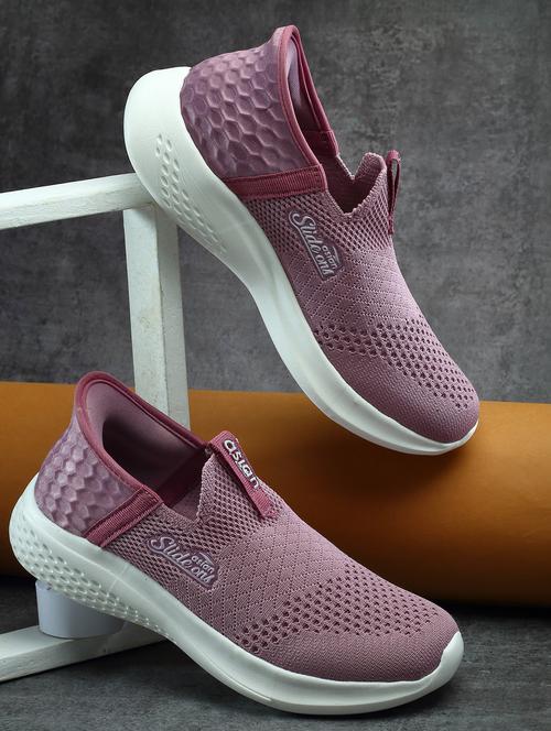 maroon slip on sports shoes - 20246923 - Very Small Image - 1