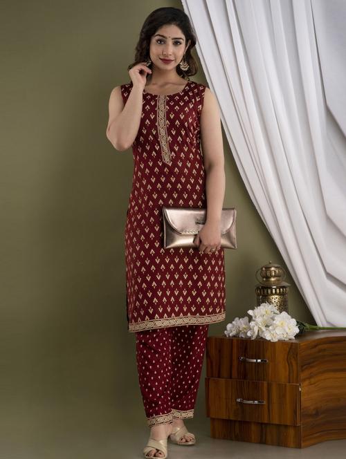 maroon colored kurta pant set - 20280687 - Very Small Image - 1