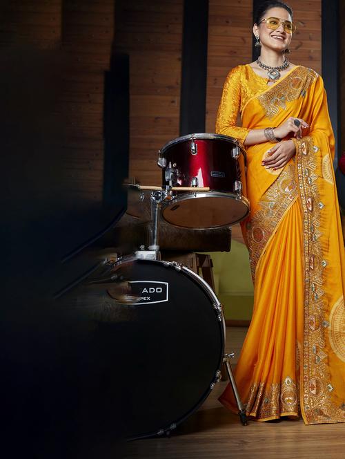 mustard colored printed saree with blouse - 20282902 - Very Small Image - 1