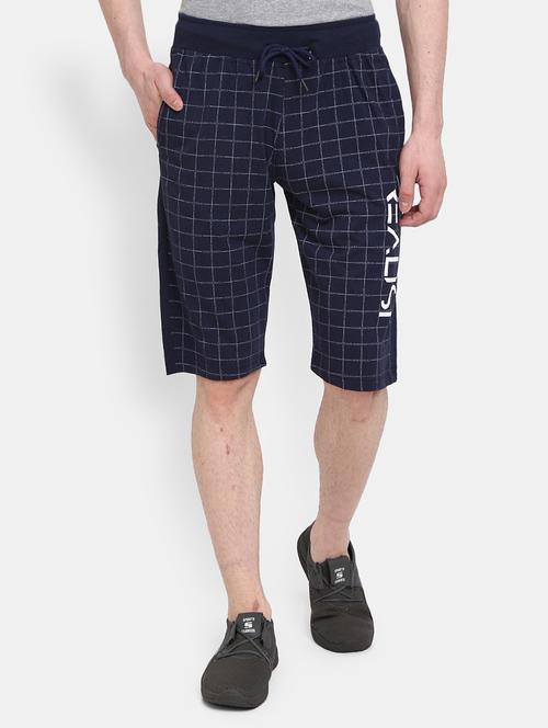 navy blue checkered three - fourth short - 20291389 - Very Small Image - 1