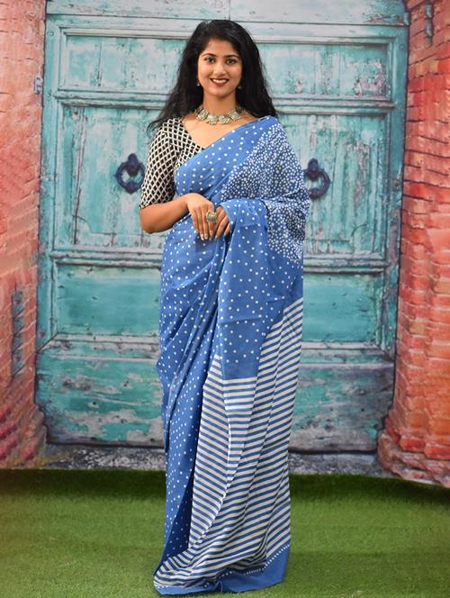 light blue colored printed saree with blouse - 20312441 - Very Small Image - 1