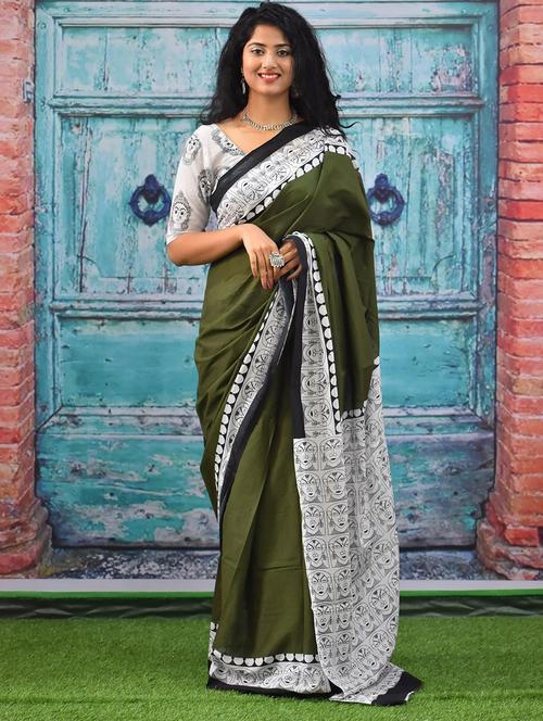 bottle green colored printed saree with blouse - 20312502 - Very Small Image - 1