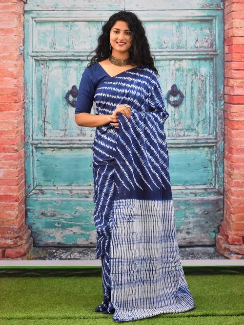 navy blue colored printed saree with blouse - 20312880 - Very Small Image - 1