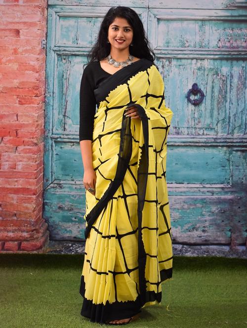 yellow colored printed saree - 20312970 - Very Small Image - 1