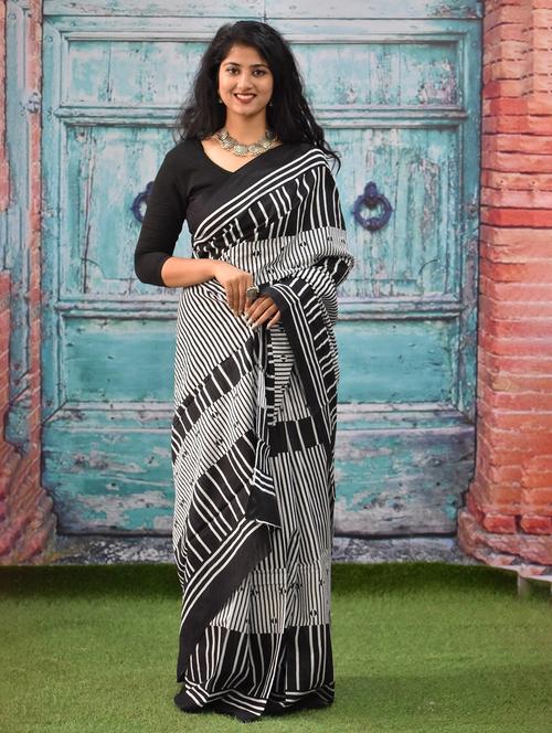 white colored printed saree with blouse - 20312976 - Very Small Image - 1